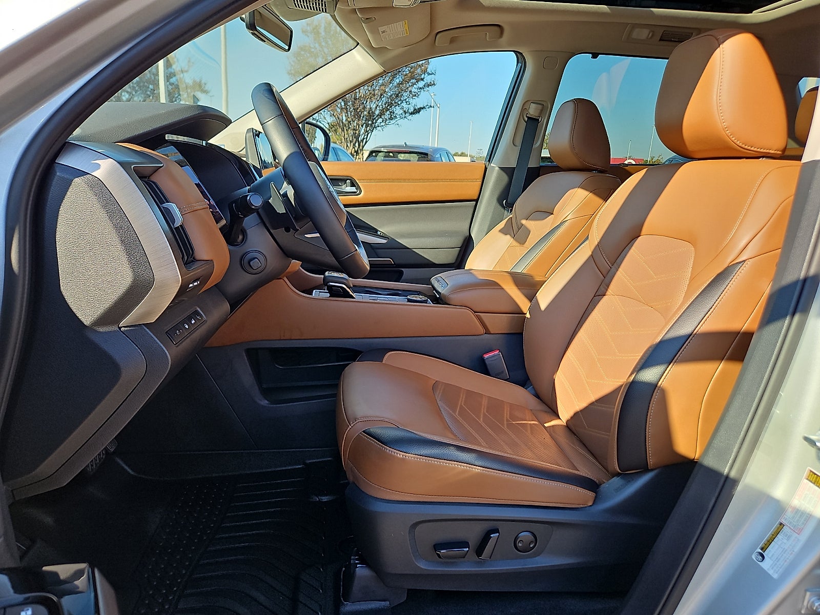 2025 Nissan Pathfinder Platinum