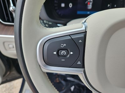 2022 Volvo XC60 B5 Momentum