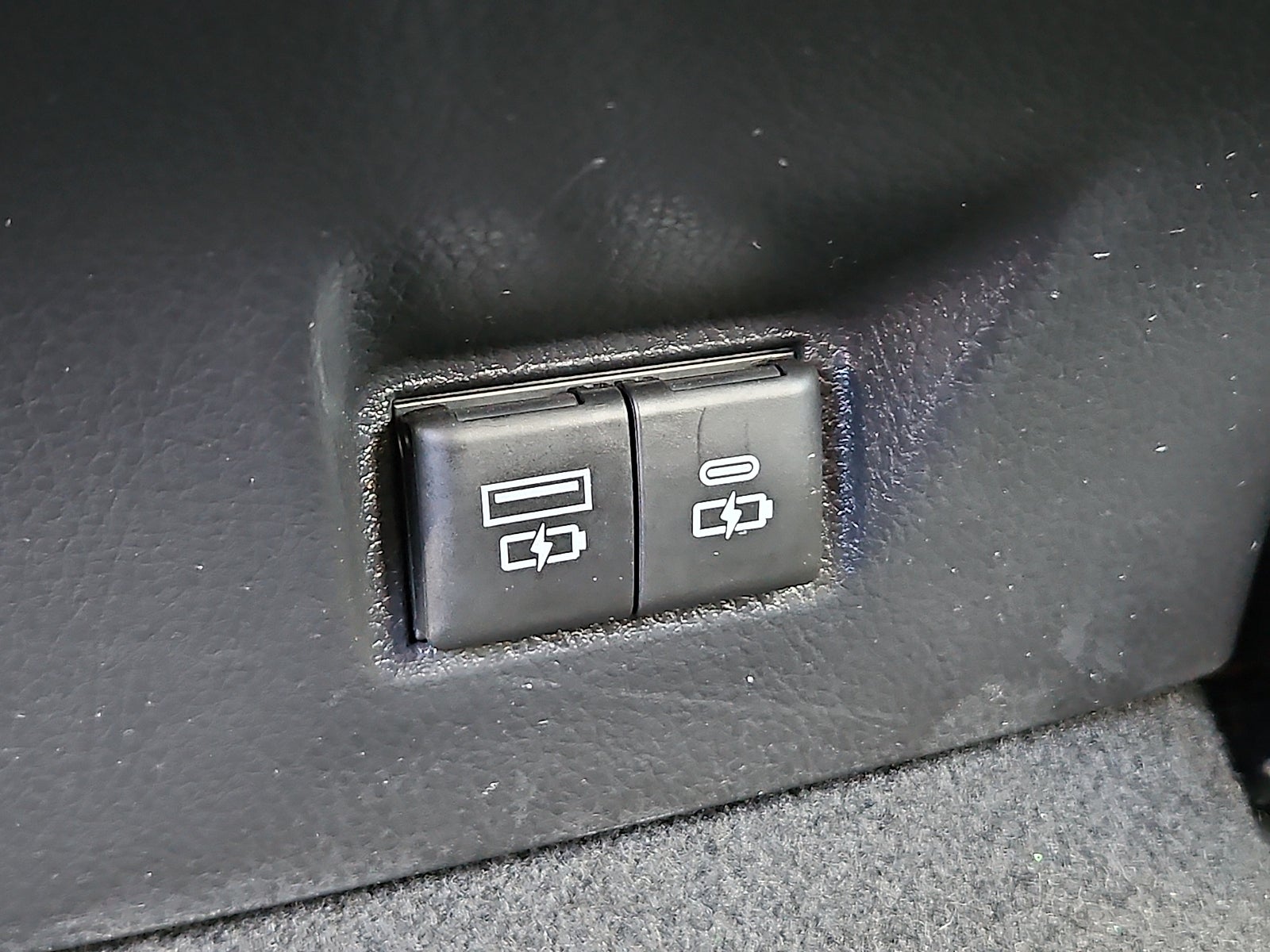2025 Toyota Camry Hybrid LE
