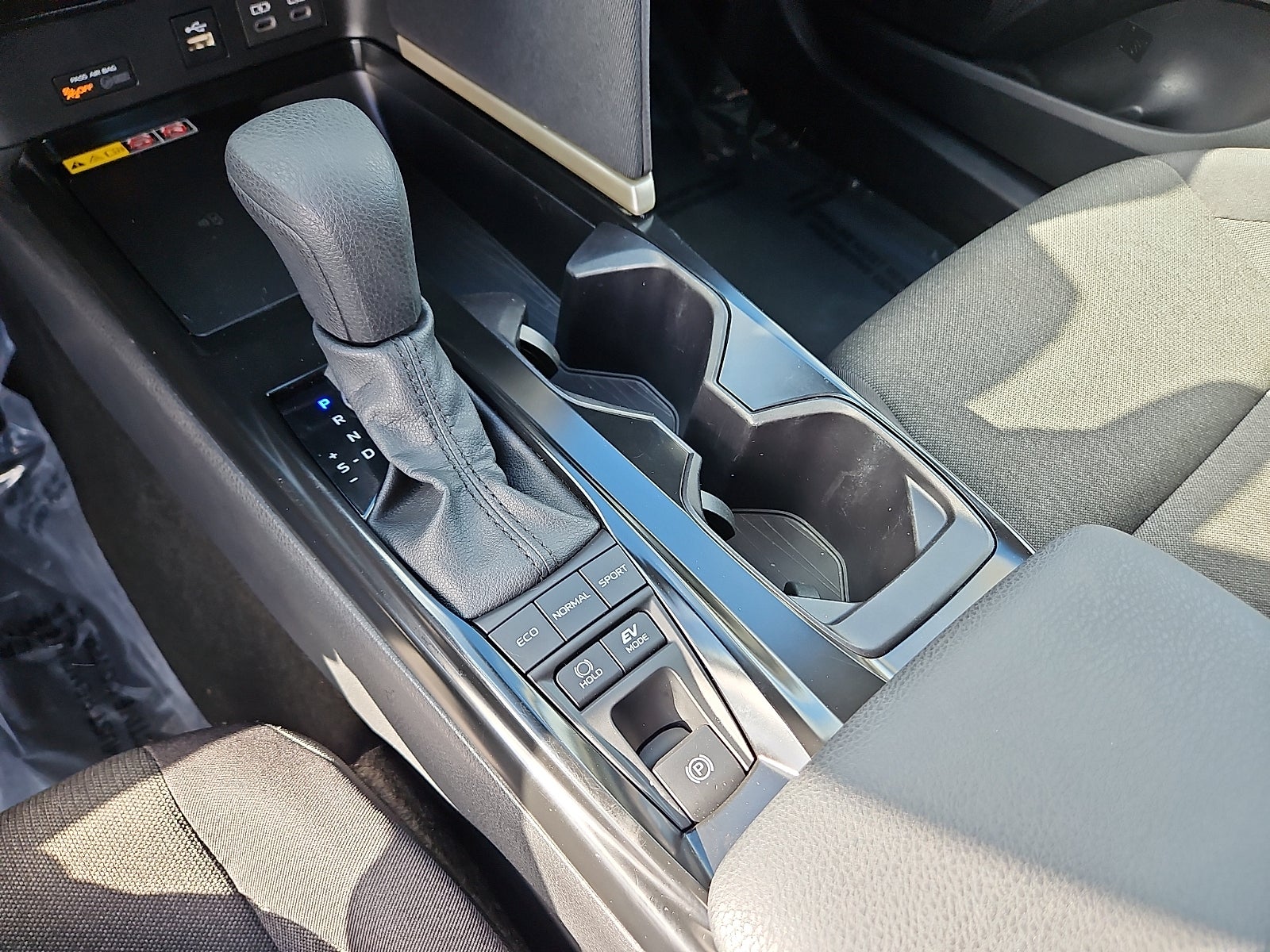 2025 Toyota Camry Hybrid LE