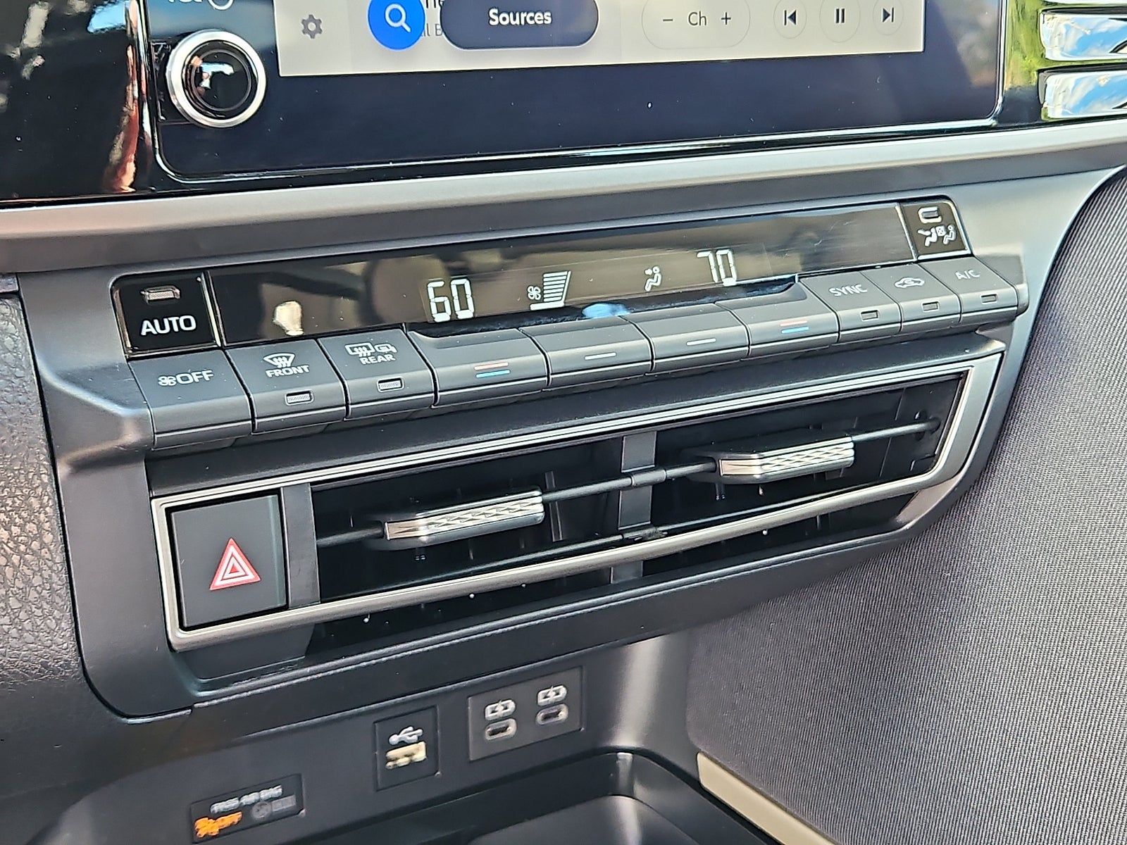 2025 Toyota Camry Hybrid LE