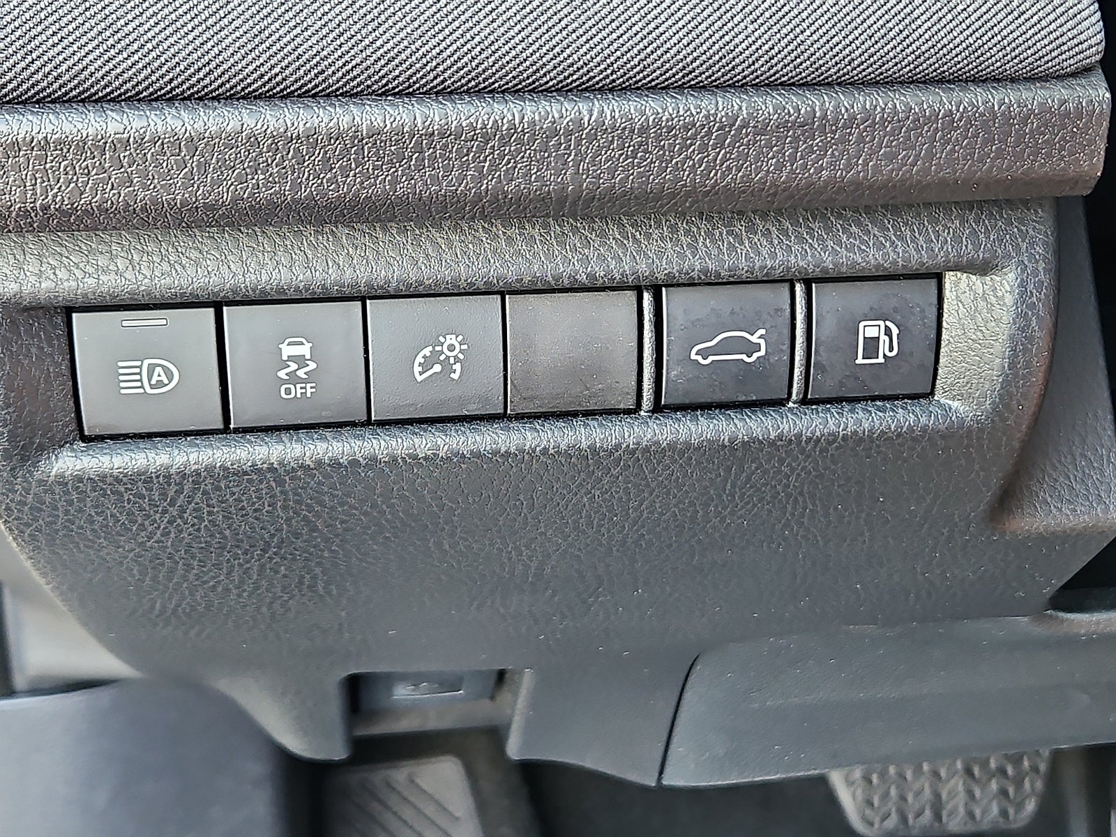 2025 Toyota Camry Hybrid LE