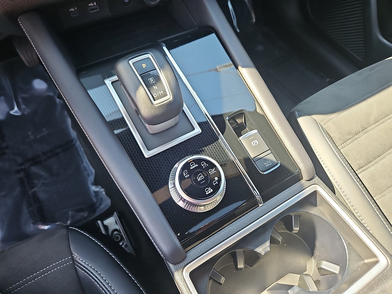 2024 Mitsubishi Outlander SE Black Edition w/Pano Roof
